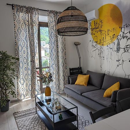 Bright Flat Just 10 Minutes From The City Centre Комо Экстерьер фото