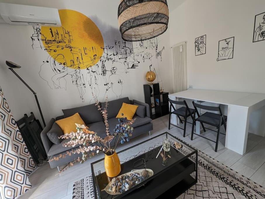 Bright Flat Just 10 Minutes From The City Centre Комо Экстерьер фото